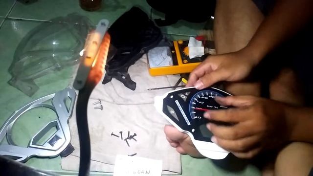 Pemasangan speedo vario 125 : uji coba lampu speedo meter