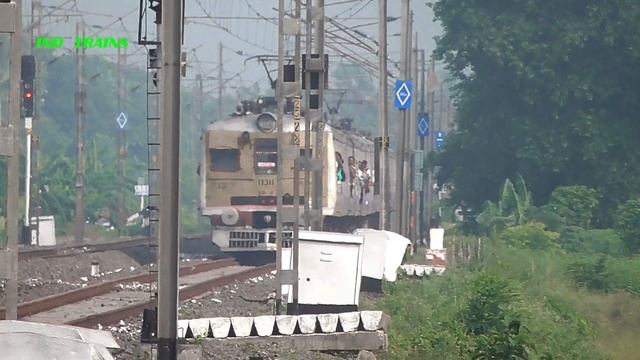 Super Speedy Old Colourful EMU Local Train Furiously Skip Between Railgate | Eastern Railways