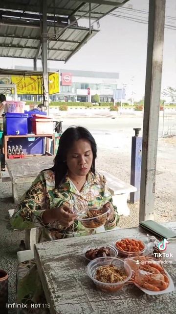 #shortvideo #mukbang #thaifood #oyster