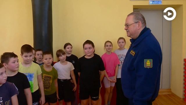 Олег Мельниченко посетил отремонтированную спортивную школу в Сосновоборске