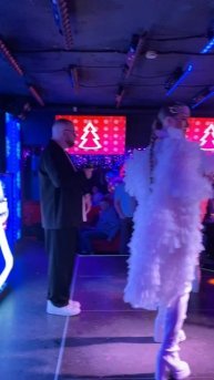 Снегурочки-танцовщицы радуют посетителей клуба 154 в Новый год 31 декабря/1 января 24/25.Петербург