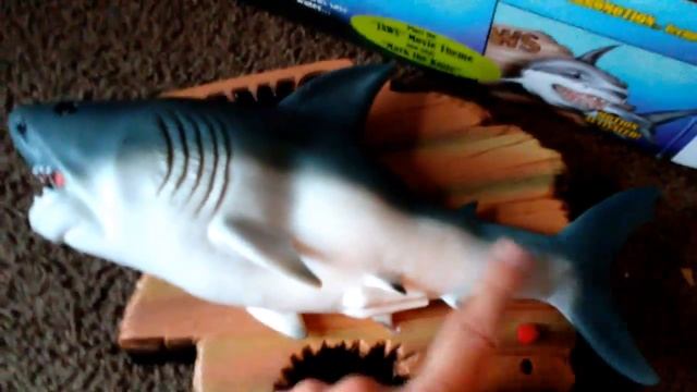 Unboxing JAWS singing Shark (disappointment lol)