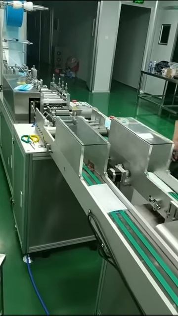 Линия для изготовления в автоматическом режиме медицинских масок.