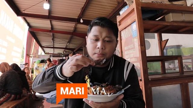 WARUNG MAKAN MURAH DI TENGAH KOTA | LARIS MANIS TELAT DIKIT PASTI KEHABISAN!! WARUNG MAKAN MBAK YUN