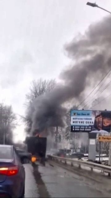 На дороге в Глиницах вспыхнул мусоровоз