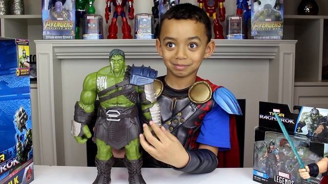 Marvel Avengers Thor Ragnarok Superheroes Toys Hulk and Thor Pretend Play with Superheroes