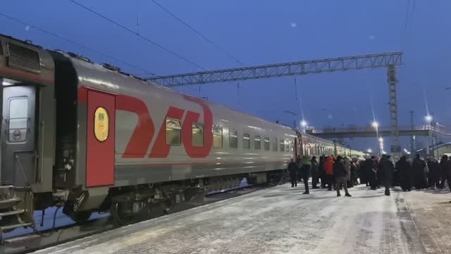 Купила грунт, Ж/Д вокзал, каток.
