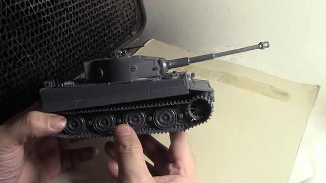 *BuildTime* 1/35 Italeri Tiger Tank - Part 2