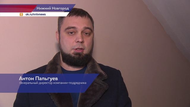 Представители ГЖИ проверили качество ремонта подъезда в доме №22 на улице Сутырина