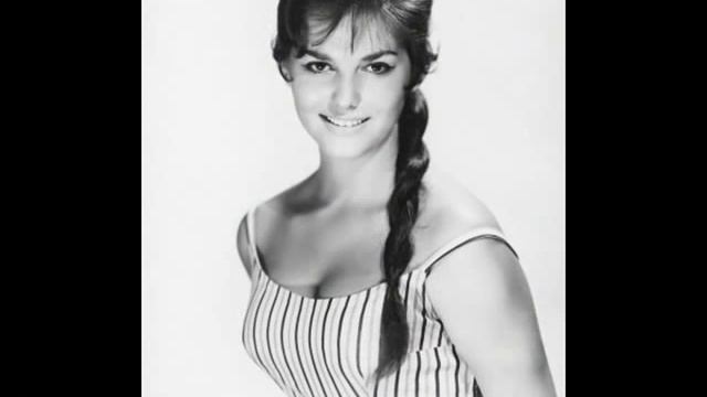 Claudia Cardinale - She Looks Good