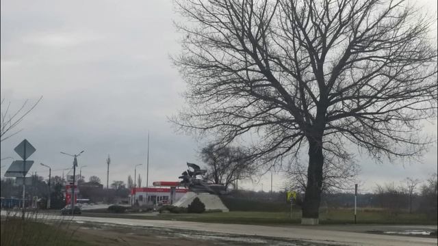 Въезд в город. Сальская "тачанка"