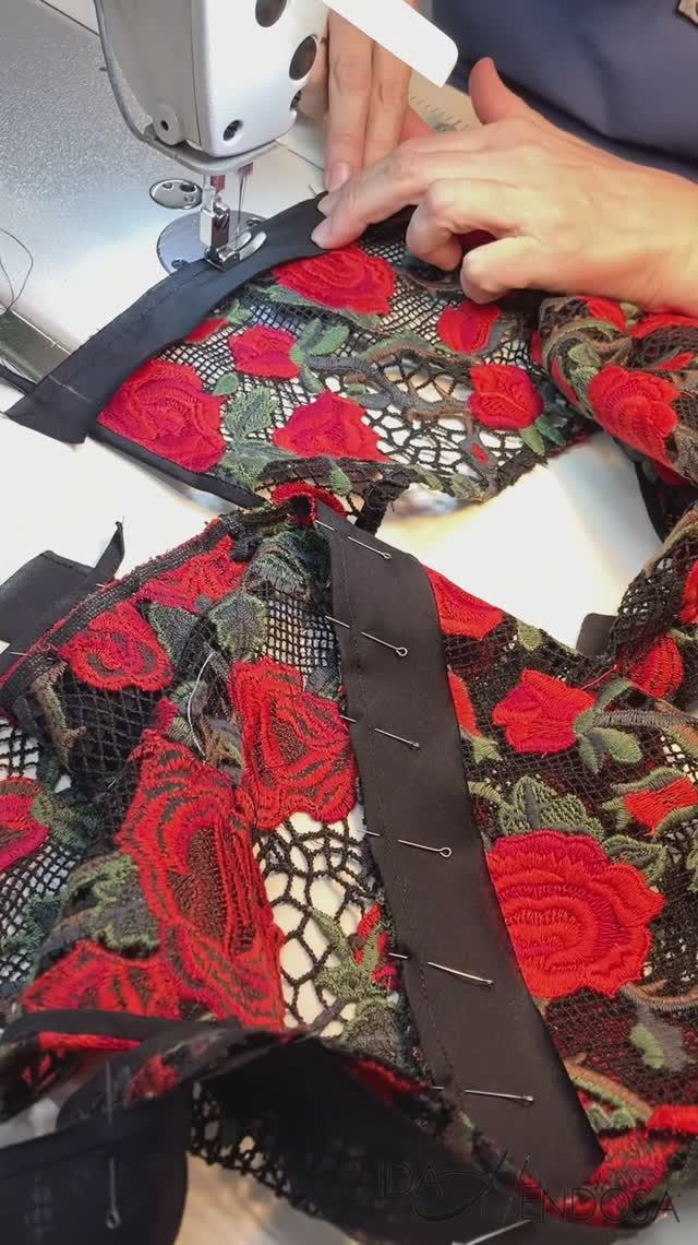 Пошив платья из кружева