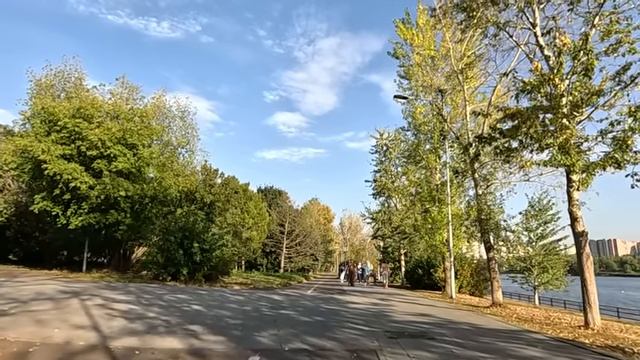 Навещая дочку в больнице, знахарка узнала о безнадежном мальчике, которого никто не навещает…