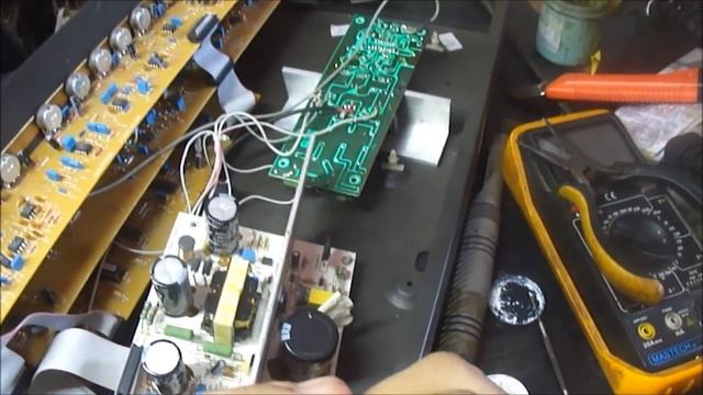 Defeito e conserto Caixa Amplificada Max Prime D1000 F