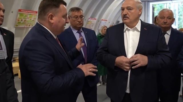 Глава Госкомвоенпрома обещает Лукашенко, что снаряды "только ручной сборки"