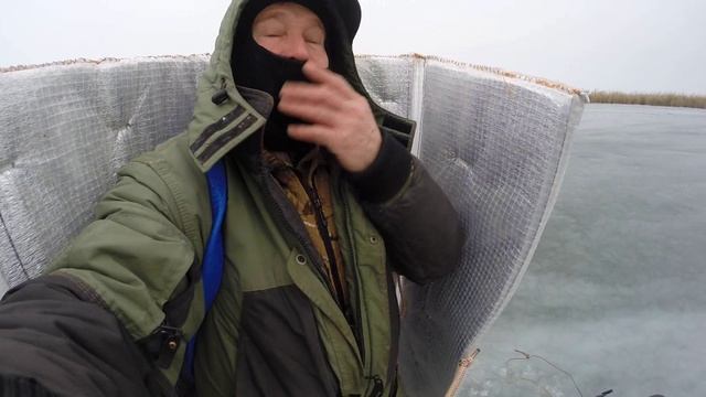По льду на Сургучевке.  Сектор Дальнего. Казус по сборам на рыбалку.