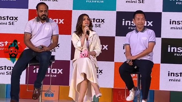 Camera women kriti ♥️💫Kirti sanon launching new Fuzi film camera 📸♥️ #kritisanon #fujifilm #camera
