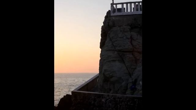 Cliff rock dive 15m