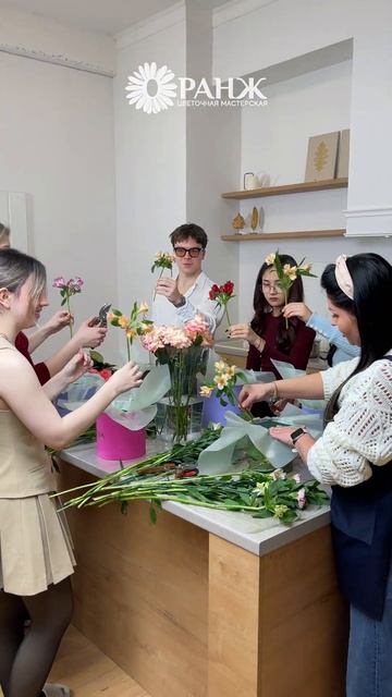 МАСТЕР КЛАСС по ФЛОРИСТИКЕ от ОРАНЖ Алматы   #цветы #оранжалматы  #мастеркласс  #цветы  #флористика