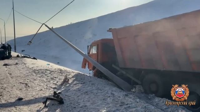 Смертельное ДТП на глубоком обходе Красноярска. 
Очевидцы сообщают о двух погибших.