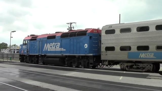 Metra 104 west departing Franklin Park, Illinois