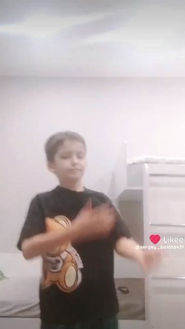 Like_7466103108250589673.mp4