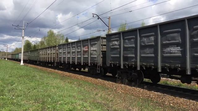 Зелёный! СМЕ ВЛ11м-202/203А с грузовым поездом!