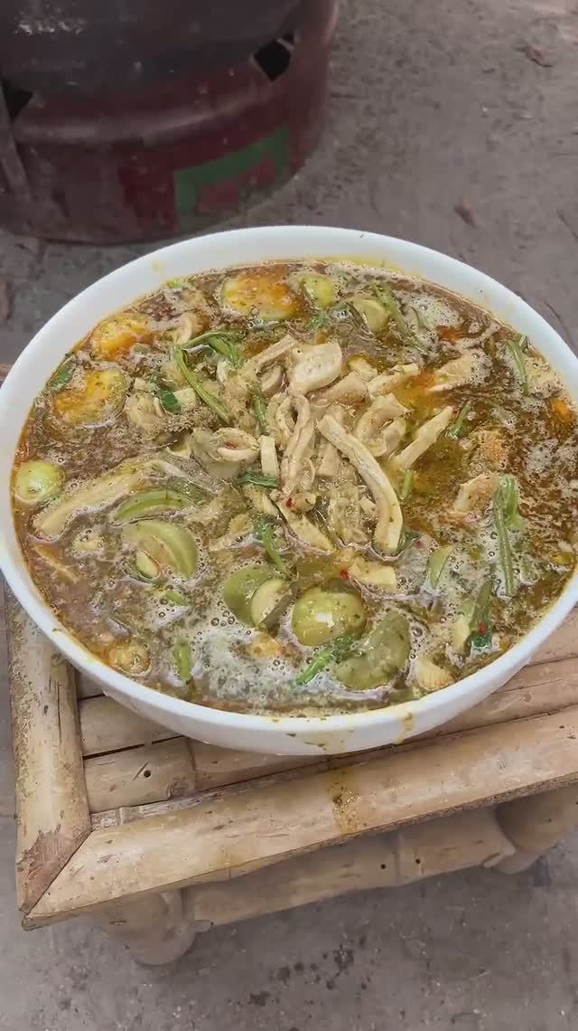 Вкусный говяжий рубец приготовленный деревенским шеф-поваром