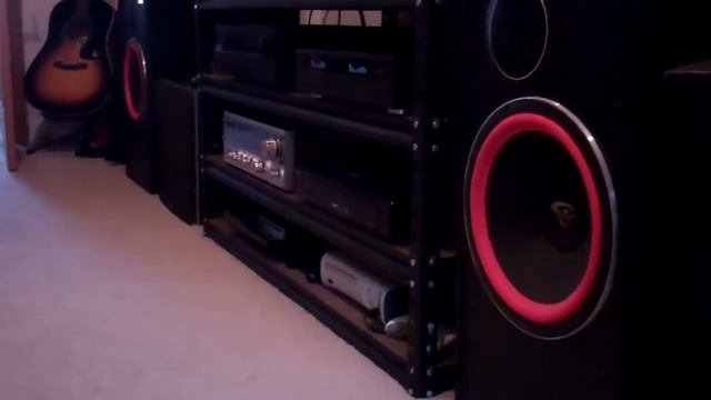 MY CERWIN VEGA VE12F SPEAKERS AND YAMAHA HTR5140 PLAYING BASS I LOVE YOU!