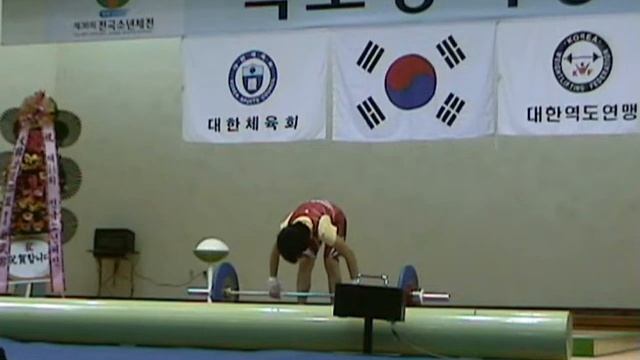 korean girls middle school-weight lifting