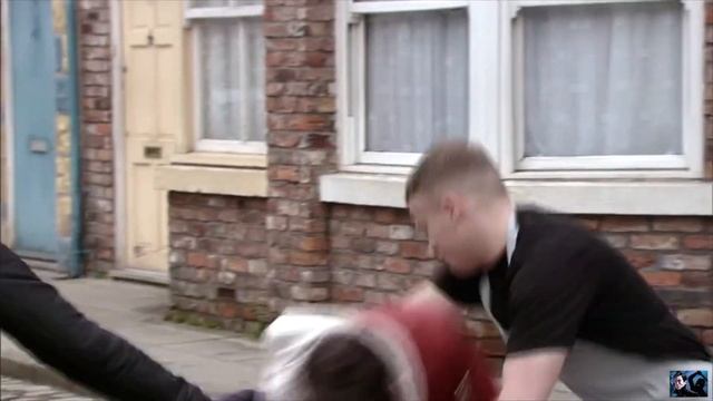 Coronation Street - Tracy & Vicky Scrap in The Street