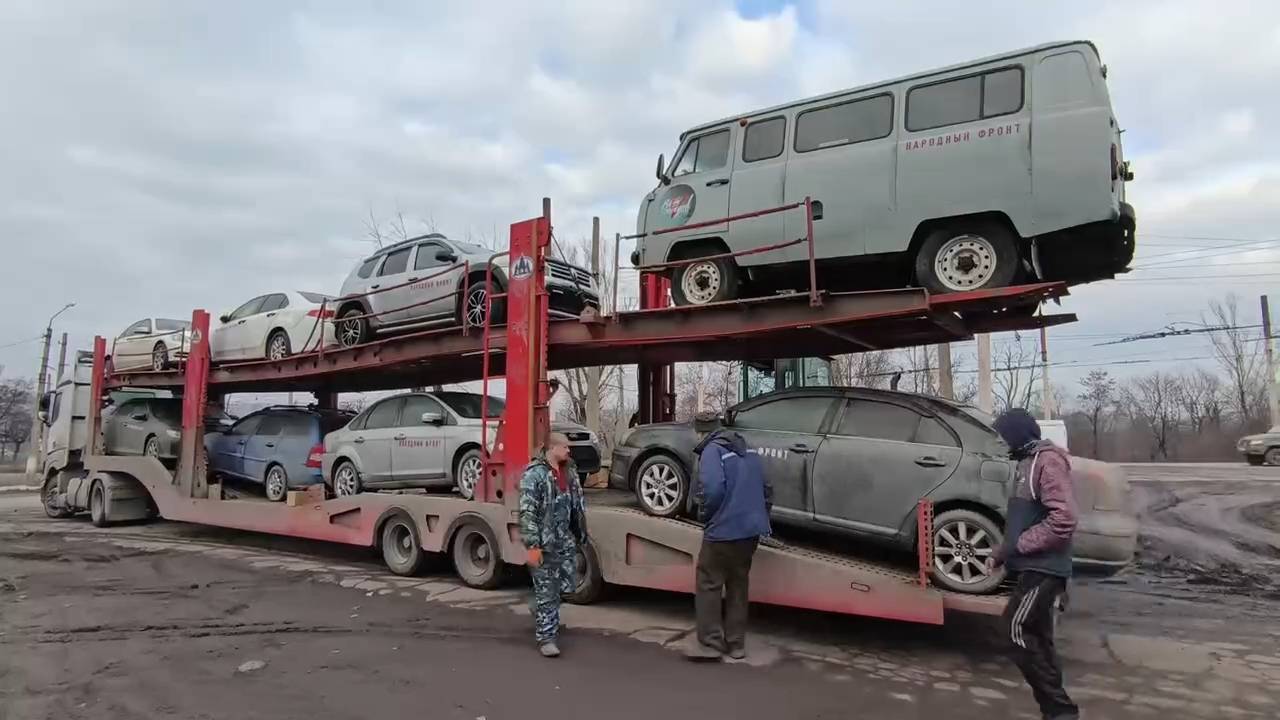 В Горловку доставили автомобили из Кузбасса