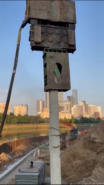Забивка ж/б свай вибропогружателем ICE 600 🏗 Услуги Бурения тел. +7 (985) 185-77-77
