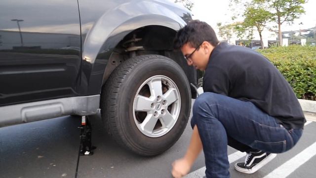 How to EASILY Change a Flat Tire for BEGINNERS