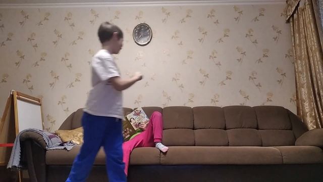 я шпионю за ариной
