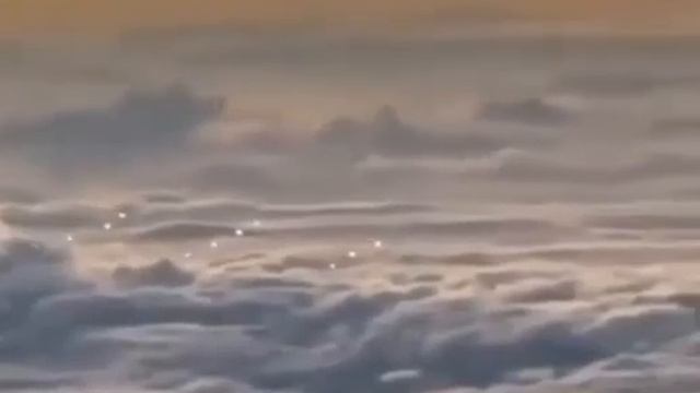 Шары в небе.