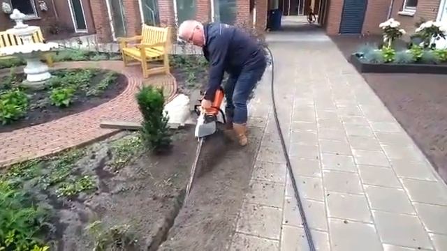 Hoe leg je zo efficient mogelijk kabels aan in de grond?