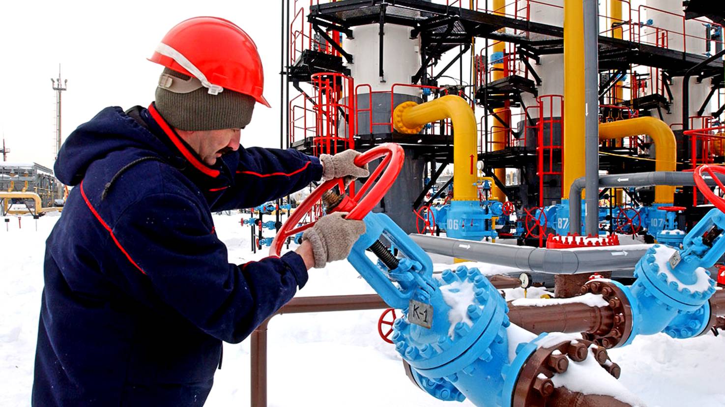 Украина начала импортировать газ, чтобы пройти отопительный сезон. Уровень топлива в хранилищах упал