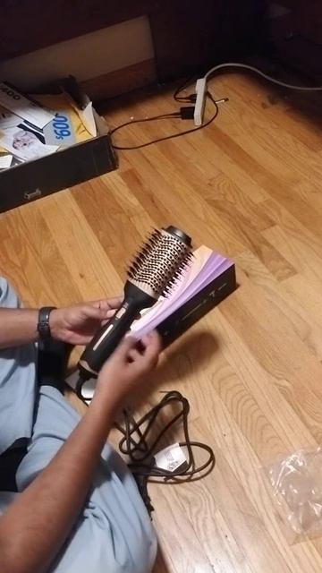 Review of Hair Dryer Brush from Amazon