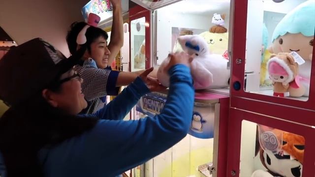 GOING FOR THE GRAND PRIZE AT SANRIO PUROLAND