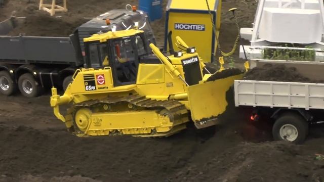 Komatsu D 65 PX RC Dozer / Planierraupe | Intermodellbau 2015