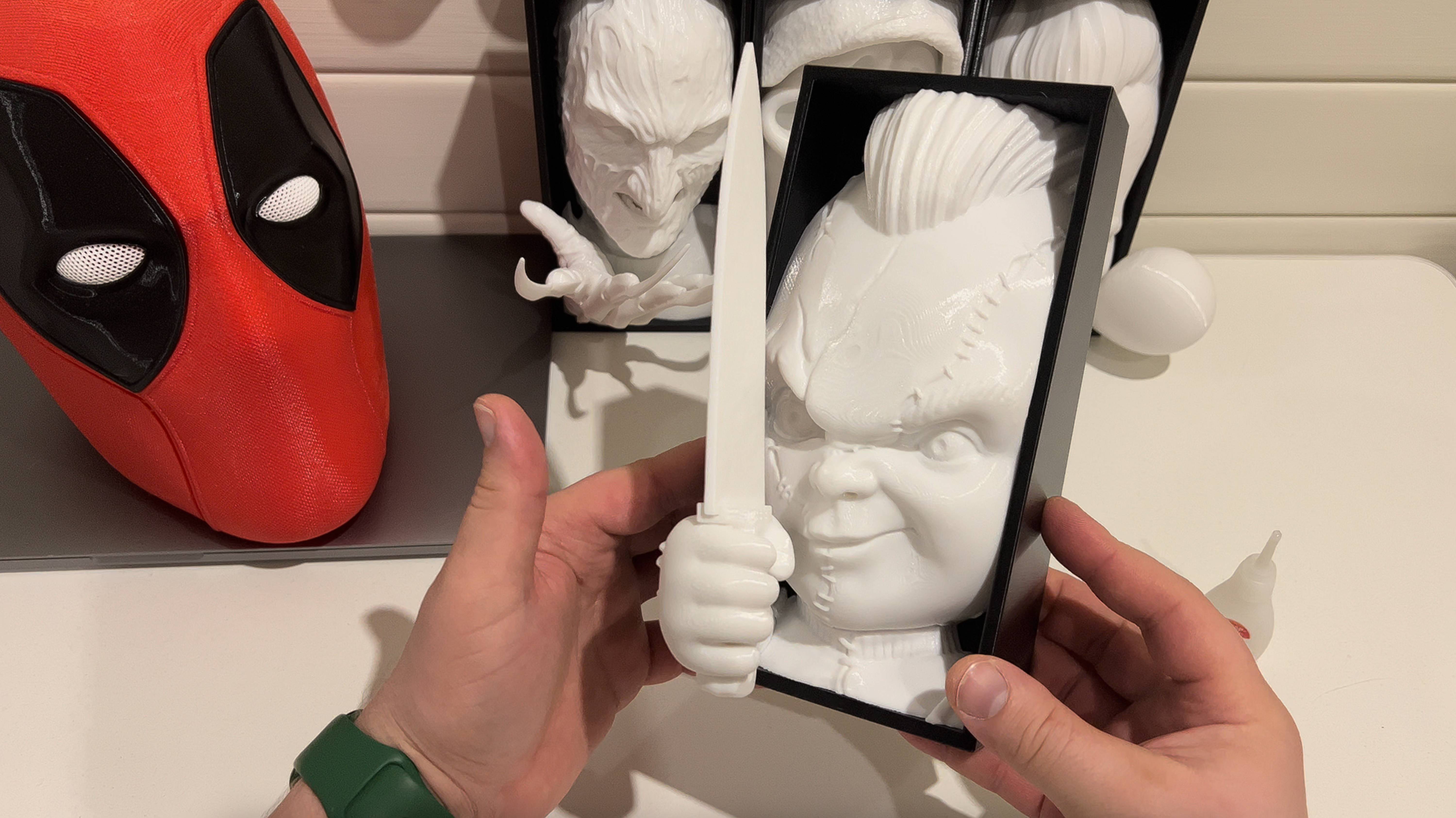 Жуткая книга: Создаем ограничитель для книг в виде Чаки на 3D-принтере!