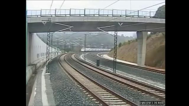 Spain Train CRASH Slow Motion in Santiago || Accidente de tren en Santiago Compostela Camara lenta