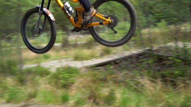 MTB long jump contest that resulted in a SNAPPED CRANK! Damnnnn!