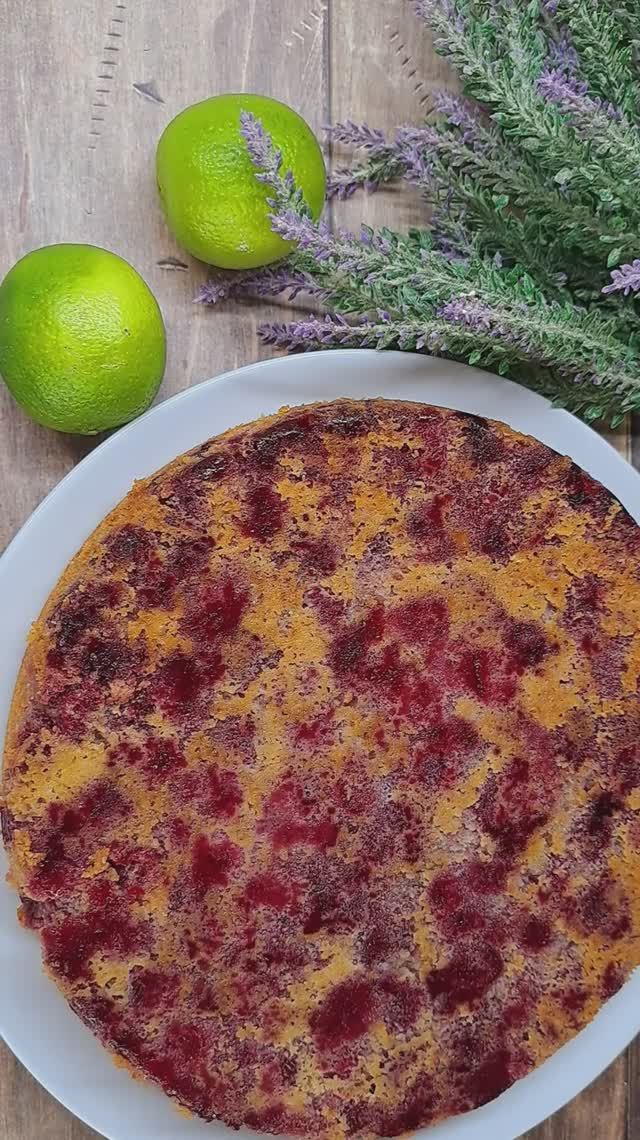Пирог с вишнями!!! Очень вкусно!!!😋😋😋
