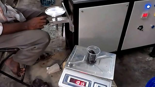 PNEUMATIC PASTE FILLING MACHINE