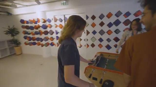 Take a tour round the Amazon office in Paris