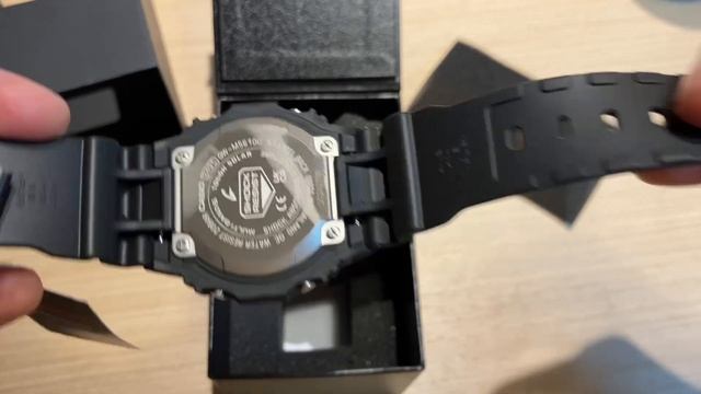 Casio g shock square gw-m5610u unboxing