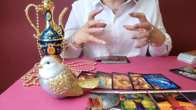 Стучит,гремит  на пороге  стоит!Расклад на картах таро.