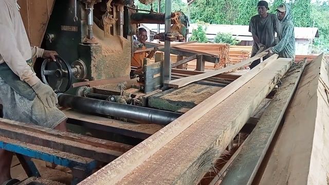 Sawmill.penggergajian kayu bengkirai buat bahan balokan